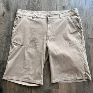Mountain Hardware Men's Khaki Shorts Size 38 Hiking Outdoor Cotton